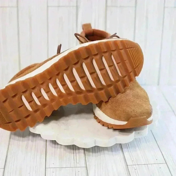 Cole Haan Grande Explore All Terrain Size 8.5 Suede tan suede ankle boot - Picture 8 of 11